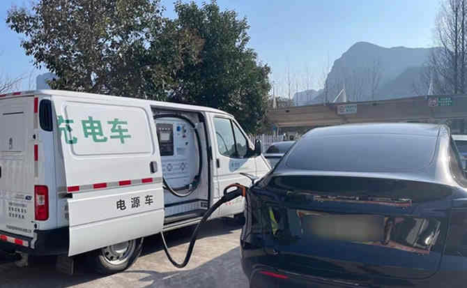 永清汽车搭电