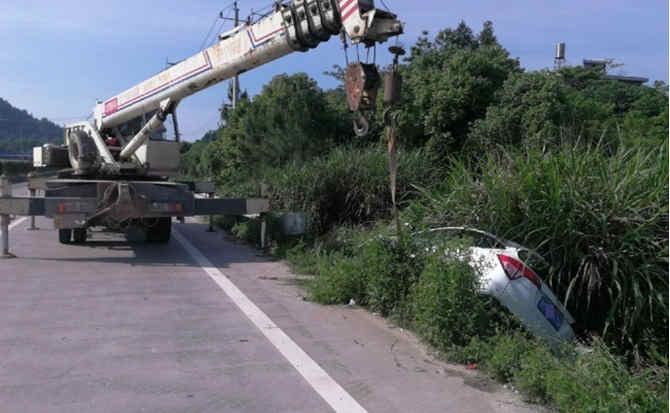 永清重载吊车救援 永清重载吊车救援